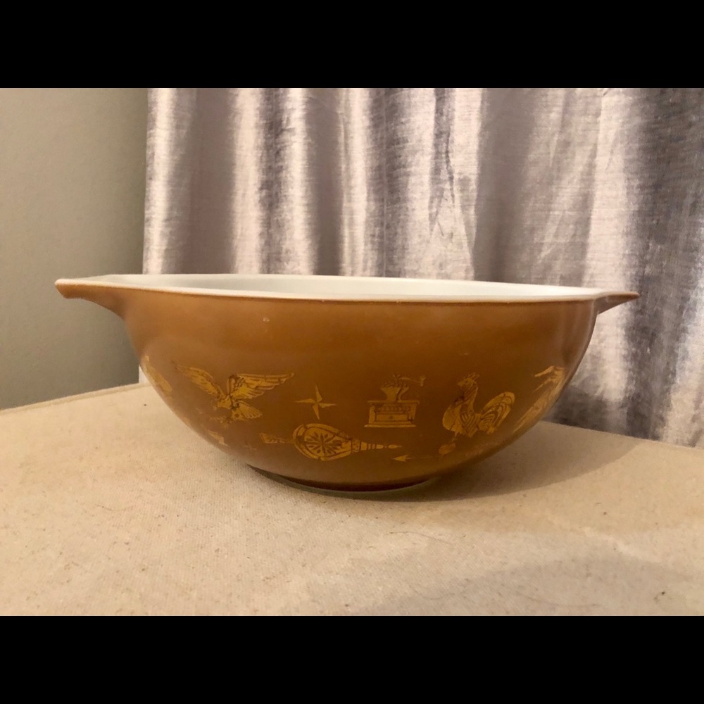 Large Pyrex bowl with gold farm accents